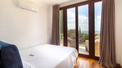 Prestigious four Bedroom Villa with Pool, Terrace Views & Exclusive Privacy
