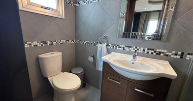 Luxury Three-Bedroom Penthouse for Rent – Episkopi