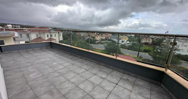 Luxury Three-Bedroom Penthouse for Rent – Episkopi