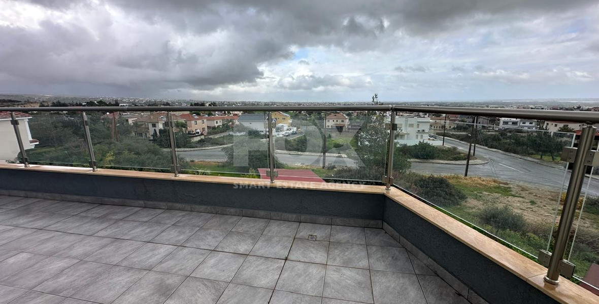 Luxury Three-Bedroom Penthouse for Rent – Episkopi