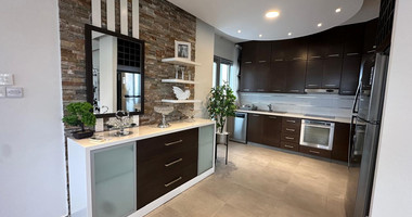 Luxury Three-Bedroom Penthouse for Rent – Episkopi