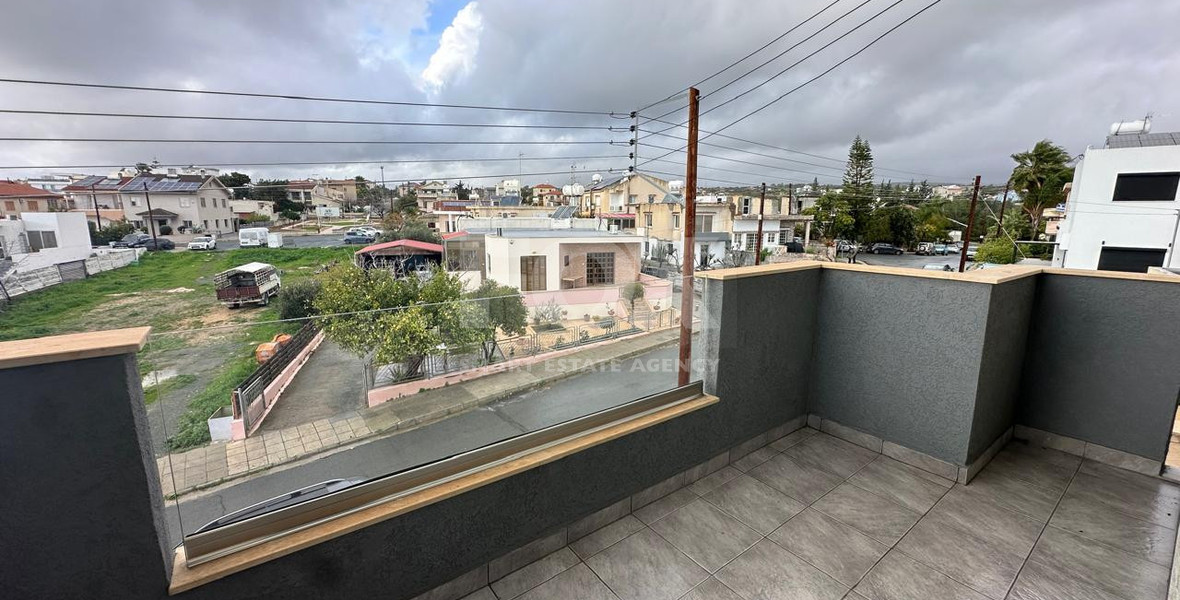 Luxury Three-Bedroom Penthouse for Rent – Episkopi