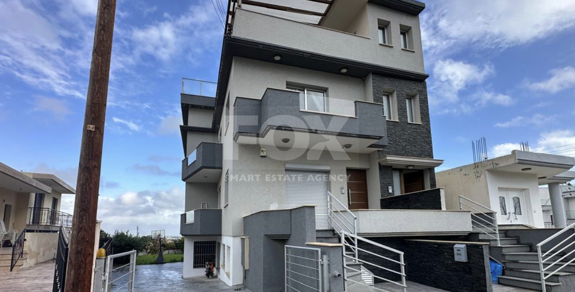 Luxury Three-Bedroom Penthouse for Rent – Episkopi