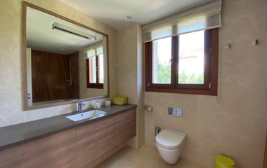 Luxury five Bedrooms Villa(plus extra room)in Aphrodite Hills –  , Private Estate With Guest House & Stunning Gardens