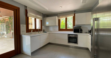 Luxury five Bedrooms Villa(plus extra room)in Aphrodite Hills –  , Private Estate With Guest House & Stunning Gardens