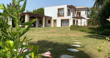 Luxury five Bedrooms Villa(plus extra room)in Aphrodite Hills –  , Private Estate With Guest House & Stunning Gardens