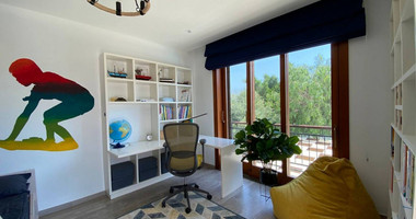 Luxury five Bedrooms Villa(plus extra room)in Aphrodite Hills –  , Private Estate With Guest House & Stunning Gardens