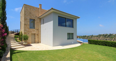 Elite four Bedroom Villa on a huge Plot with Infinity Pool and Complete Privacy- Separate Title deeds  are available