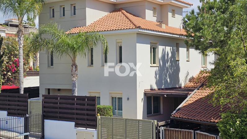 5-спальная отдельный дом на продажу 196 м² в Pyrgos - Tourist Area, Limassol, Cyprus