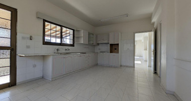 Spacious 4-Bedroom Detached Home in Prime Agios Athanasios Location – Limassol