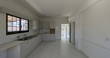 Spacious 4-Bedroom Detached Home in Prime Agios Athanasios Location – Limassol