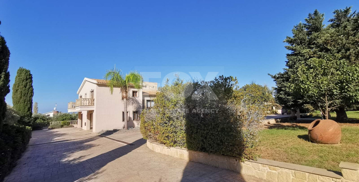 Empa Paphos Luxury four Bedroom Villa for Sale with Sea Views