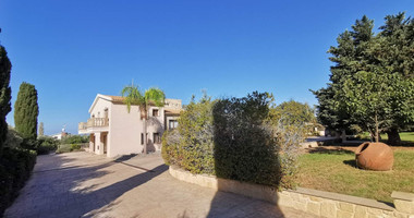 Empa Paphos Luxury four Bedroom Villa for Sale with Sea Views