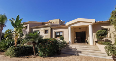 Empa Paphos Luxury four Bedroom Villa for Sale with Sea Views