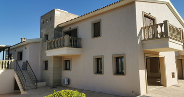 Empa Paphos Luxury four Bedroom Villa for Sale with Sea Views