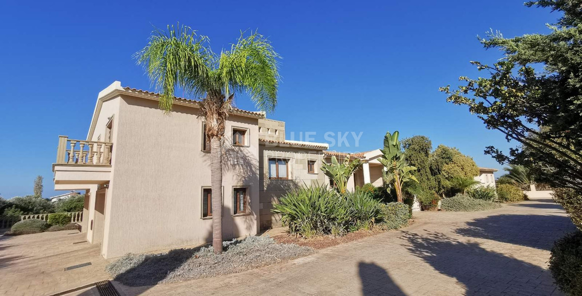 Empa Paphos Luxury four Bedroom Villa for Sale with Sea Views
