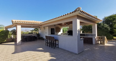 Empa Paphos Luxury four Bedroom Villa for Sale with Sea Views