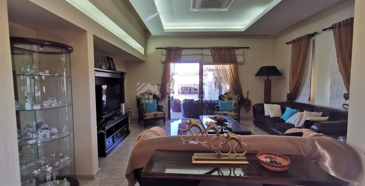 Empa Paphos Luxury four Bedroom Villa for Sale with Sea Views