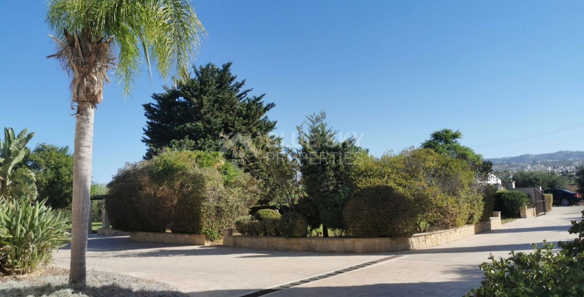 Empa Paphos Luxury four Bedroom Villa for Sale with Sea Views