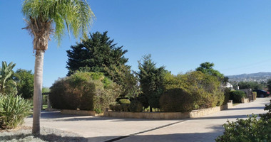 Empa Paphos Luxury four Bedroom Villa for Sale with Sea Views