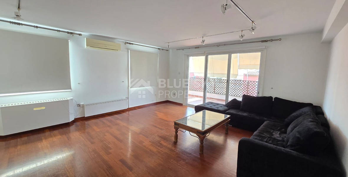 Spacious Top Floor Three Bedroom Apartment In Neapoli For Sale