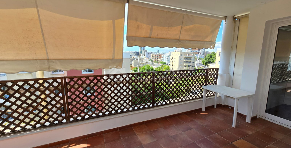 Spacious Top Floor Three Bedroom Apartment In Neapoli For Sale