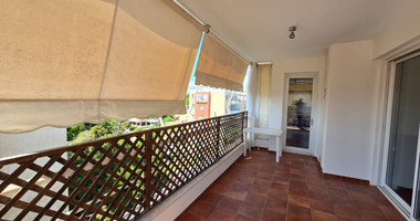 Spacious Top Floor Three Bedroom Apartment In Neapoli For Sale
