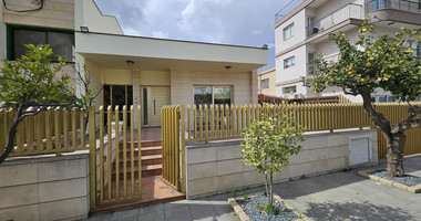 Spacious Semi-Detached, Unfurnished House with Three Bedrooms for rent in Kapsalos Area