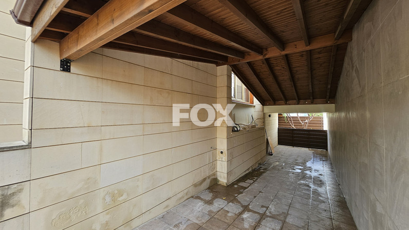 Semi-detached house for rent 300 m² in Kapsalos, Limassol, Cyprus