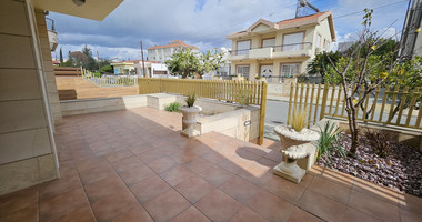 Spacious Semi-Detached, Unfurnished House with Three Bedrooms for rent in Kapsalos Area