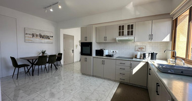 Modern Three-Bedroom Apartment for RENT in Mesa Geitonia