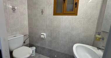 Modern Three-Bedroom Apartment for RENT in Mesa Geitonia