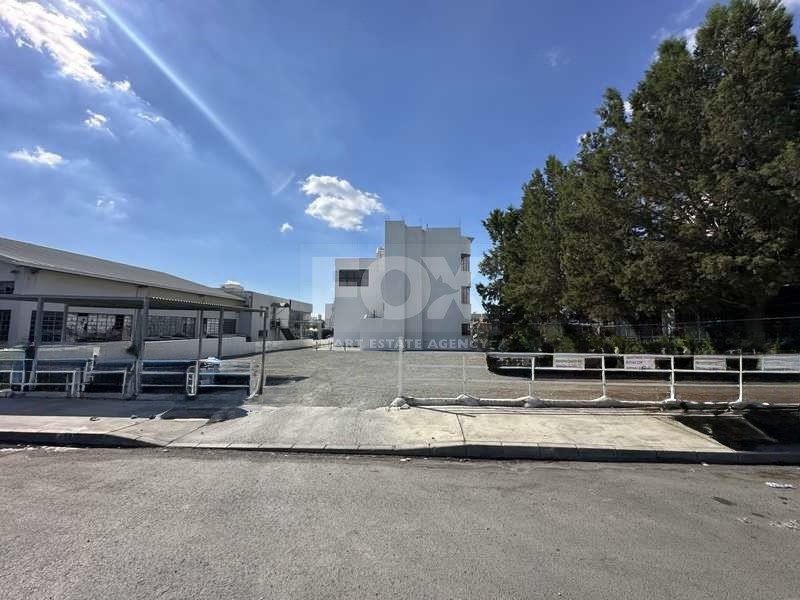 For Rent Commercial Showroom with Mezzanine – Prime Location- easy parking and full visibility.