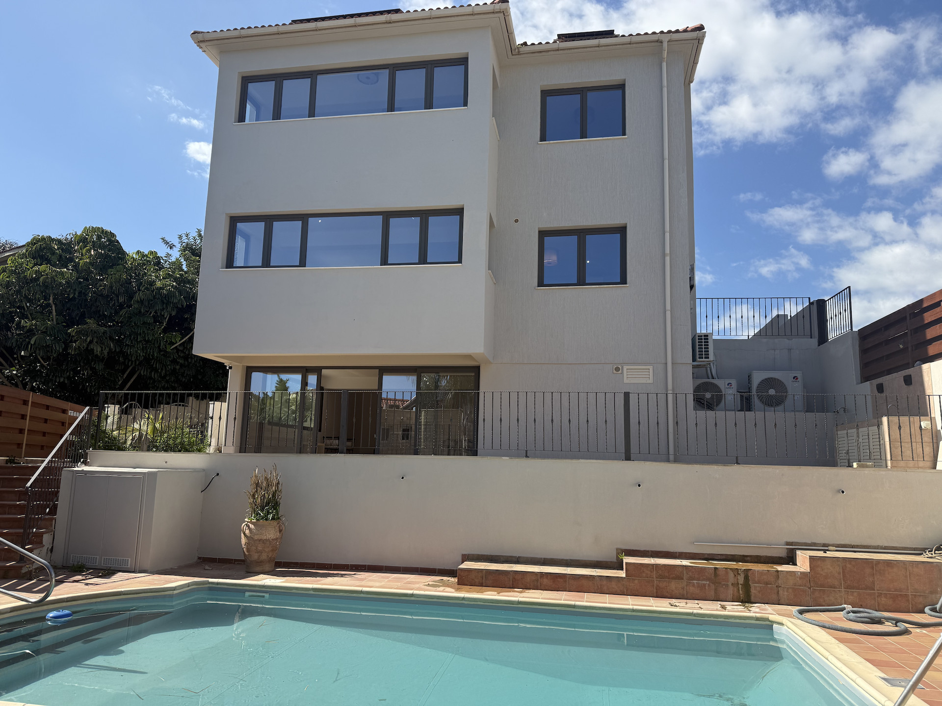 Apartamento 3 habitaciones 300 m² en Germasogeia, Chipre