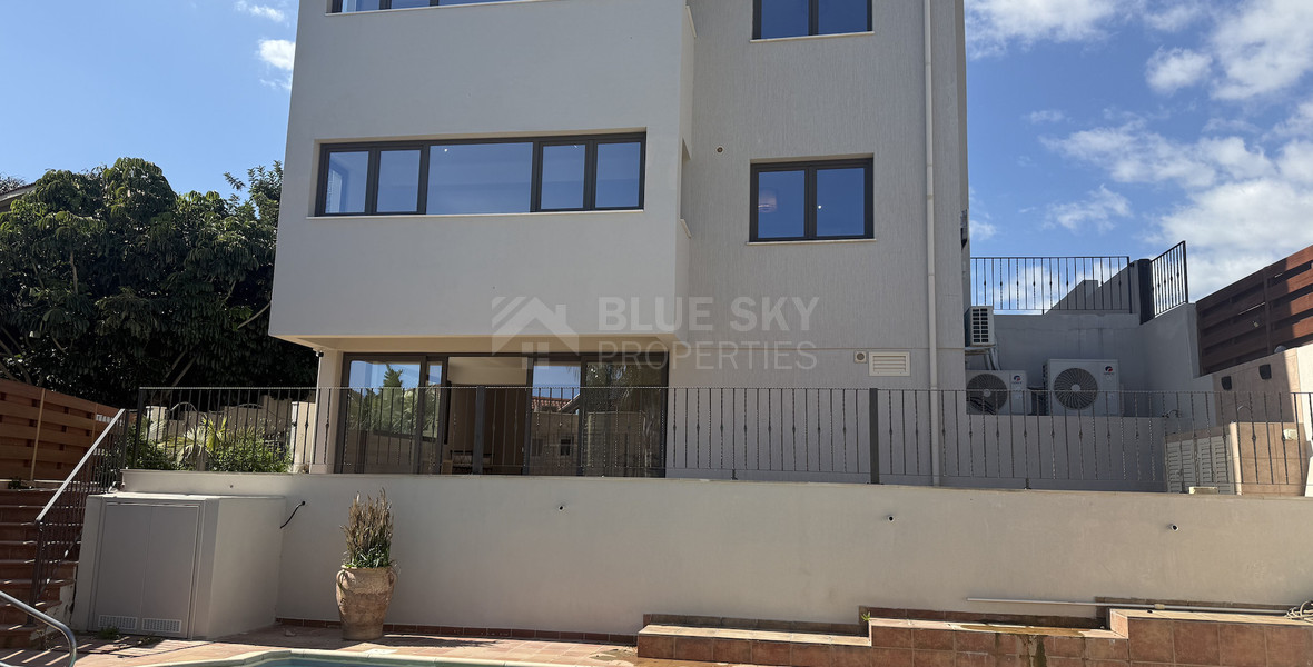 RENT: FURNISHED HOUSE WHICH INCLUDES ALL UTILITY BILLS, POOL AND GARDEN MAINTENANCE.