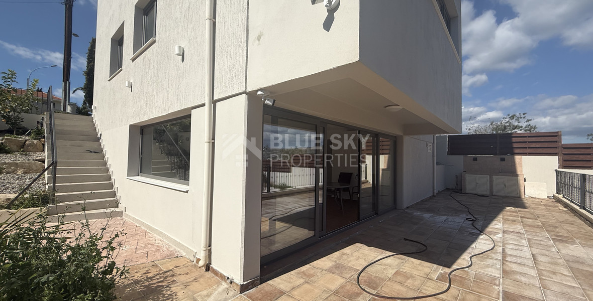 RENT: FURNISHED HOUSE WHICH INCLUDES ALL UTILITY BILLS, POOL AND GARDEN MAINTENANCE.