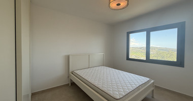 RENT: FURNISHED HOUSE WHICH INCLUDES ALL UTILITY BILLS, POOL AND GARDEN MAINTENANCE.