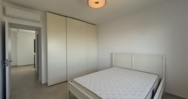 RENT: FURNISHED HOUSE WHICH INCLUDES ALL UTILITY BILLS, POOL AND GARDEN MAINTENANCE.