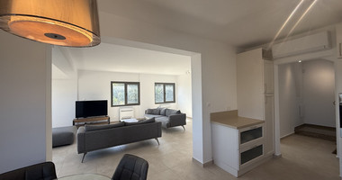 RENT: FURNISHED HOUSE WHICH INCLUDES ALL UTILITY BILLS, POOL AND GARDEN MAINTENANCE.