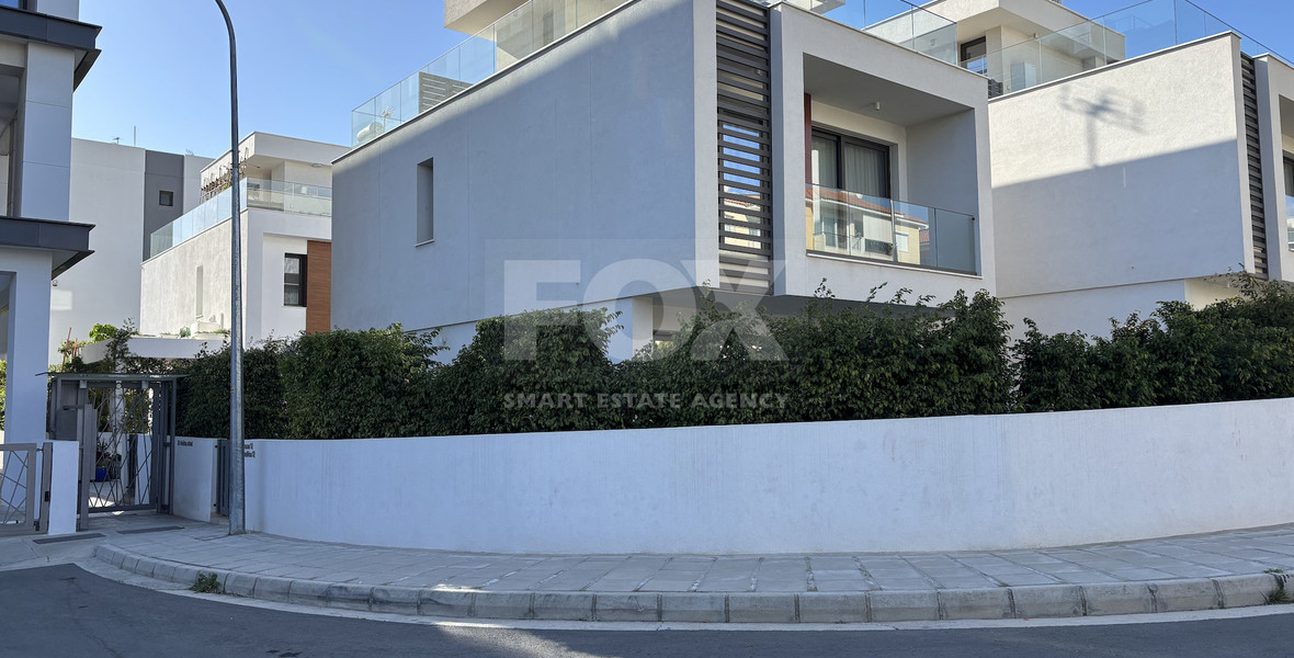 Fully Furnished Semi-Detached House in Mesa Geitonia For Rent