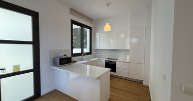 Fully Furnished Semi-Detached House in Mesa Geitonia For Rent