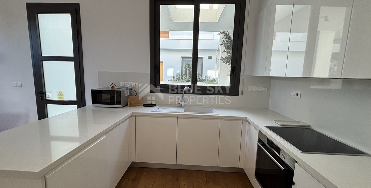 Fully Furnished Semi-Detached House in Mesa Geitonia For Rent