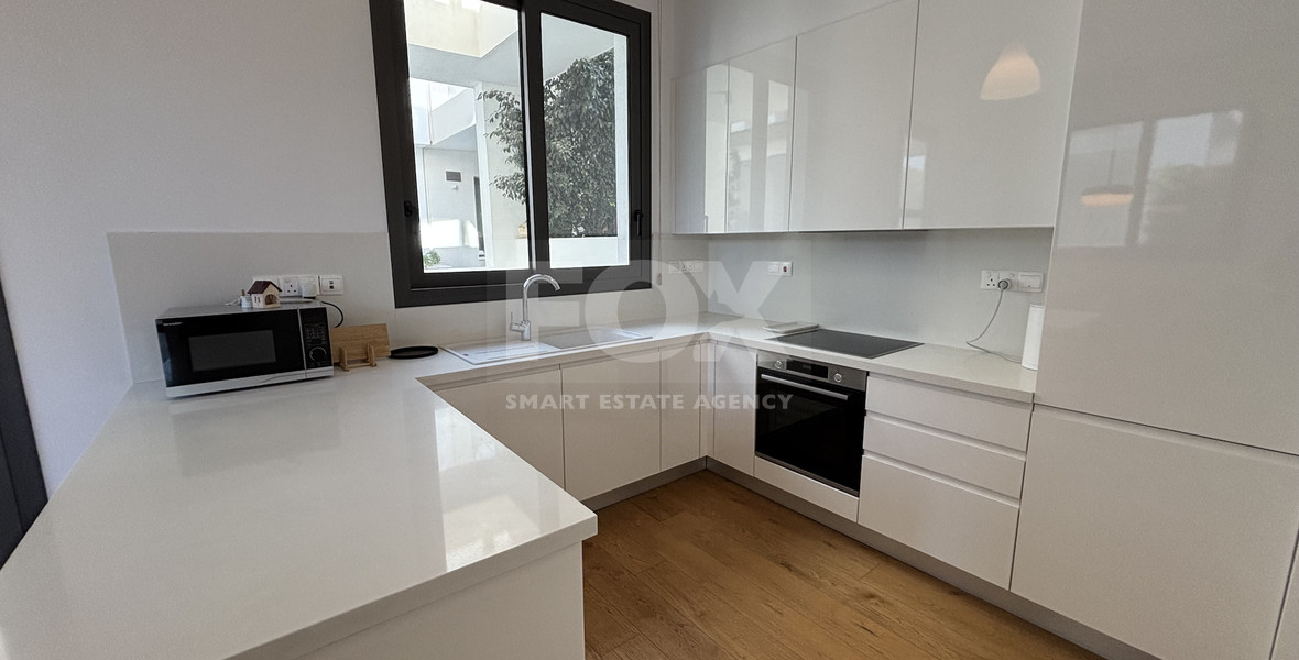 Fully Furnished Semi-Detached House in Mesa Geitonia For Rent