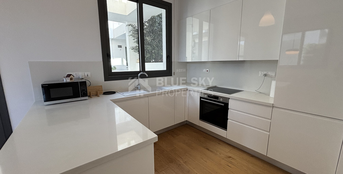 Fully Furnished Semi-Detached House in Mesa Geitonia For Rent