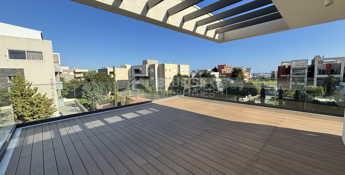 Fully Furnished Semi-Detached House in Mesa Geitonia For Rent