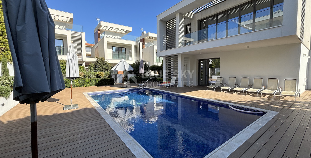 Fully Furnished Semi-Detached House in Mesa Geitonia For Rent