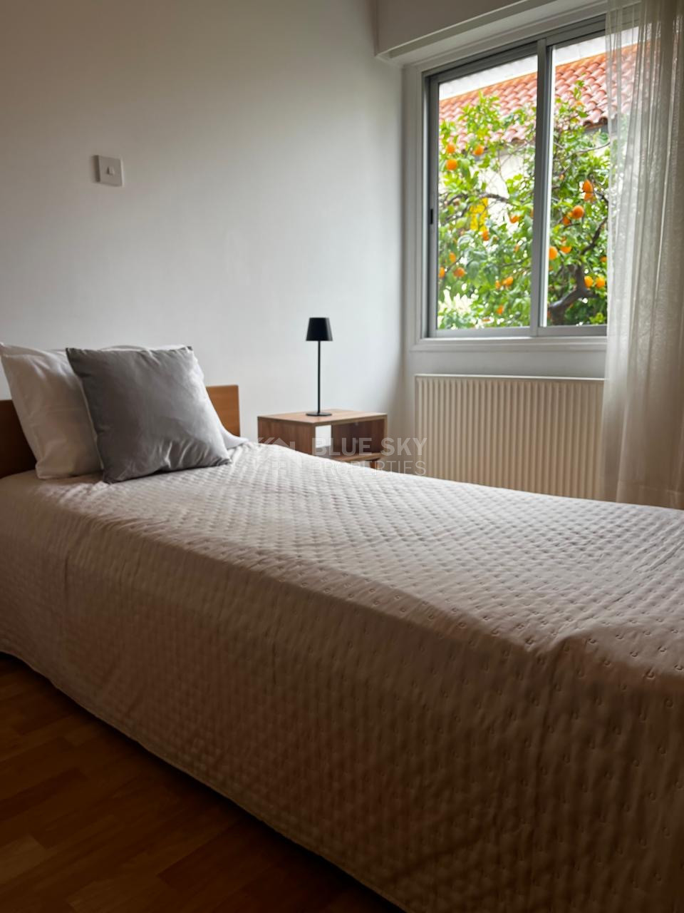 FOR RENT FURNISHED TWO BEDROOM APARTMENT IN AGIA ZONI WALKING DISTANCE TO MAKARIOS AVENUE AND HISTORICAL TOWN.