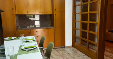 FOR RENT FURNISHED TWO BEDROOM APARTMENT IN AGIA ZONI WALKING DISTANCE TO MAKARIOS AVENUE AND HISTORICAL TOWN.