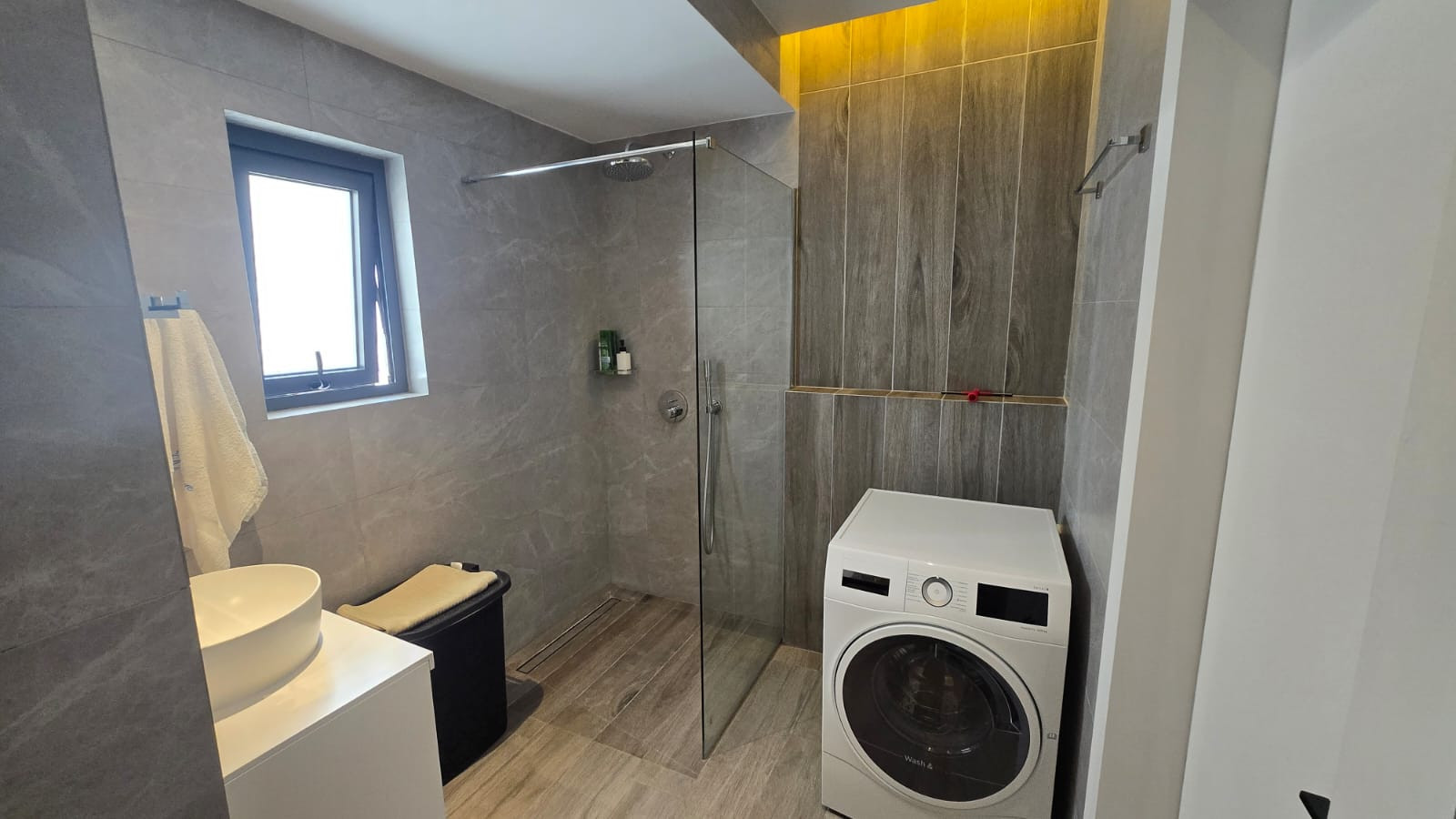 Mieszkanie 2 pokoi 82 m² w Jermasoja, Cypr