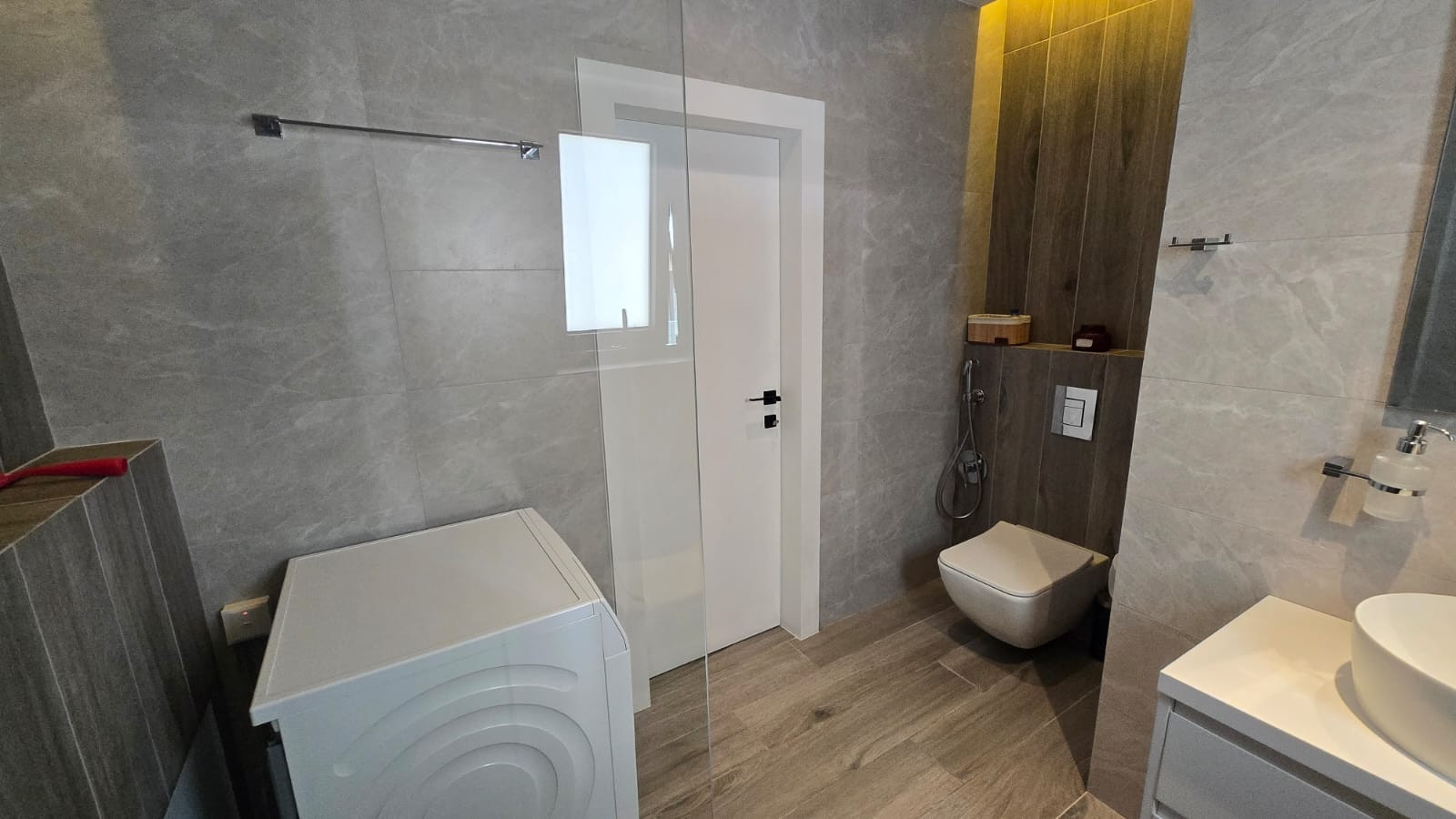 Mieszkanie 2 pokoi 82 m² w Jermasoja, Cypr